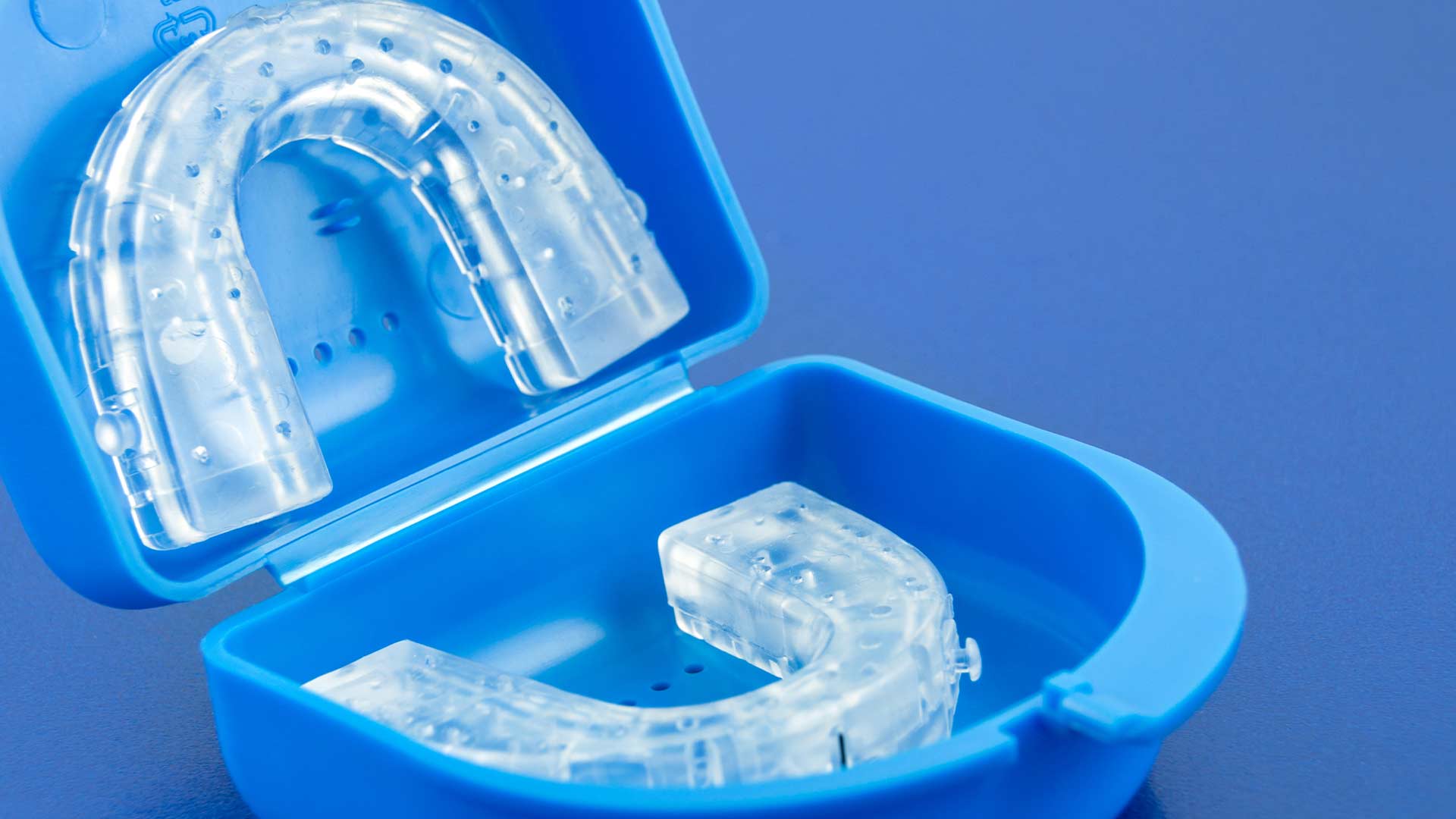 How to properly store dental splint in a case